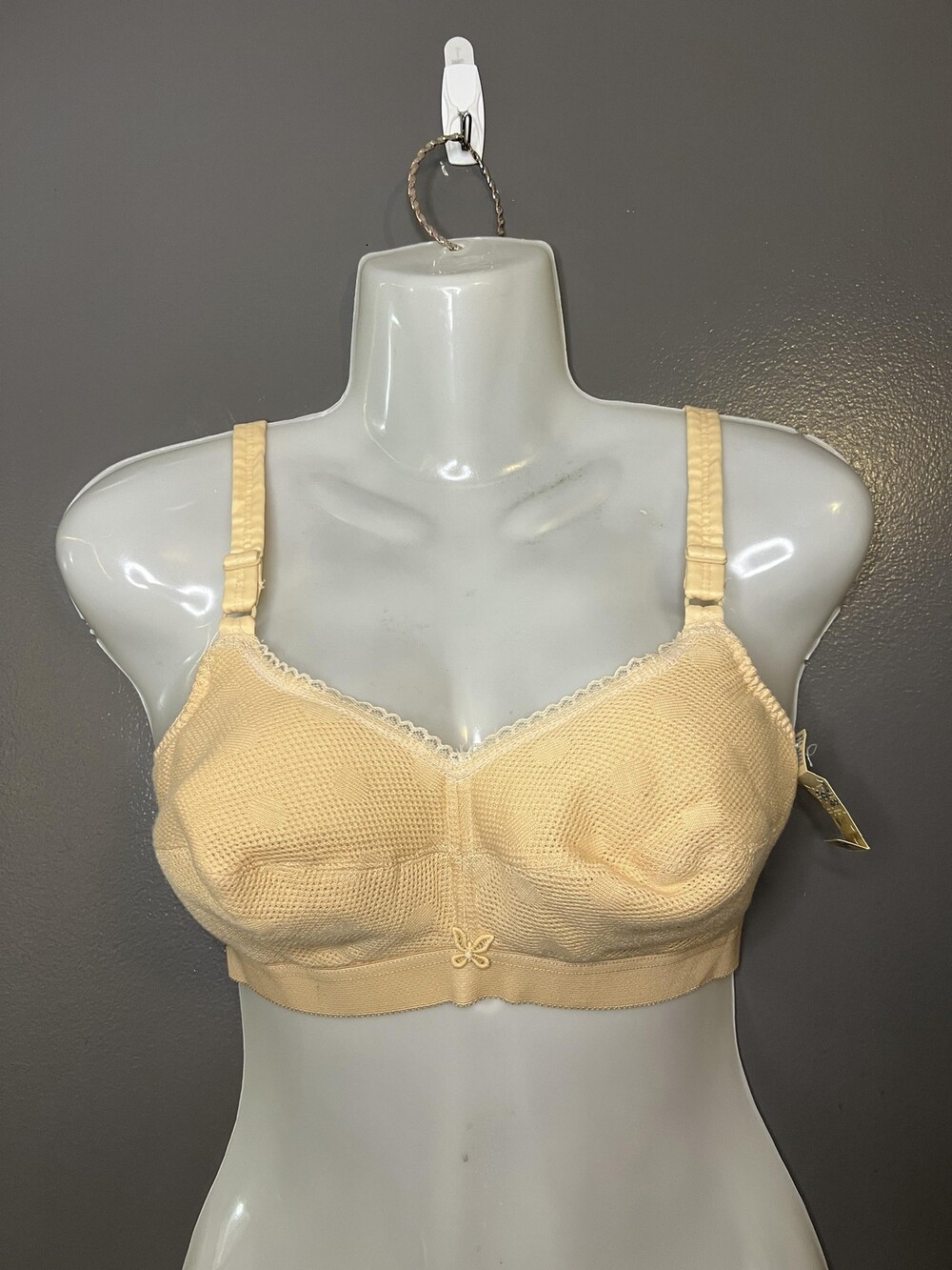 Vintage Mary Jane Bra Womens 34D Beige Soft Cup Wirefree Made USA 71 80s